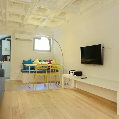 San Lorenzo Apartment *